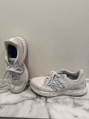 New Balance Fresh Foam 880v11 women’s running shoes white arctic fox size 10
